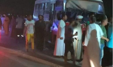 16 سيارة إسعاف.. ننشر أسماء مصابي حادث تصادم أتوبيس مع ميكروباص بقنا