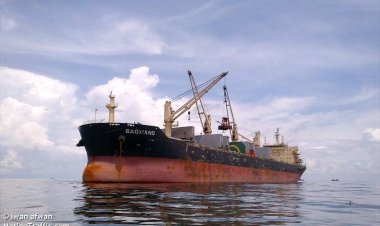 تصدير 34 ألف طن فوسفات من ميناء سفاجا متجهة إلى إندونيسيا