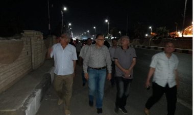 محافظ الشرقية يتفقد شوارع المحافظة ليلا ويضبط المخالفين