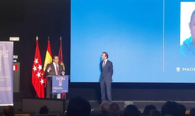 المصري كيرلس عطية يحصد جائزة أفضل رسالة دكتوراه بمجال هندسة الفضاء بإسبانيا