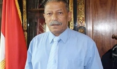 طالب يعتدي على معلم بآلة حادة داخل مدرسة بأسيوط