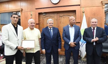 رئيس القابضة لمياه الشرب يكرم الطلاب المتفوقين وأوائل المدارس الثانوية الفنية