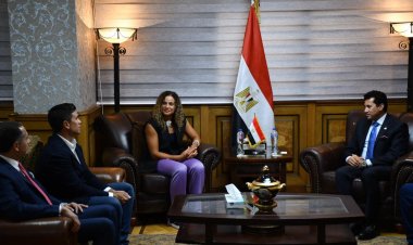وزير الرياضة يكرم ميار شريف بعد تتويجها بلقب بطولة بارما الإيطالية