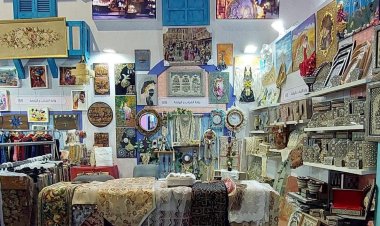 «صبحي» يتفقد جناح وزارة الشباب والرياضة في معرض تراثنا