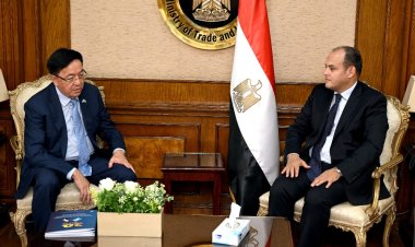 وزير التجارة  يصل إلى العاصمة الكازاخية للمشاركة في القمة السادسة لمؤتمر «سيكا»