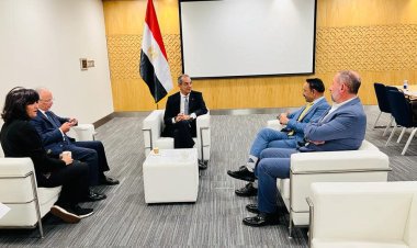 وزير الاتصالات يجري مباحثات مع كبرى الشركات العالمية