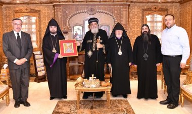 البابا تواضروس الثاني يستقبل مطران تركيا للأرمن الأرثوذكس