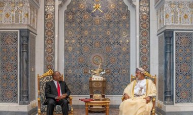 سلطان عمان ورئيس زنجبار يبحثان التعاون بين البلدين