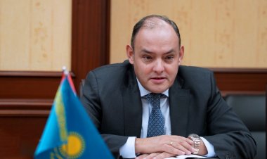 وزير التجارة يلتقي نظيره الكازاخي