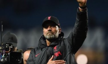 كلوب يشيد بـ «هاتريك» صلاح.. ويتحدث عن خطورة هالاند