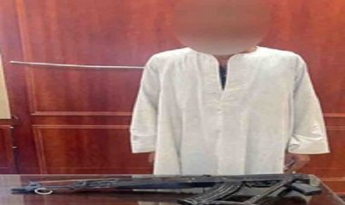 ضبط مسجل خطر ظهر في فيديو حاملا بندقية آلية بسوهاج 