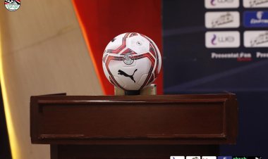 اتحاد الكرة يسلم الأندية «الكرة الموحدة» للدوري المصري.. صور