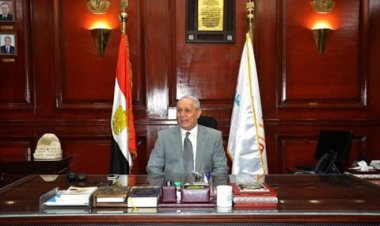 محافظ الأقصر يناقش آخر مستجدات التغيرات المكانية وتقنين أراضي الدولة