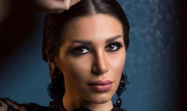 سارة نخلة: «مقدرش أبوس حد قدام الناس»