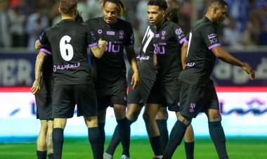 واقعة غريبة في الدوري السعودي.. سرقة قمصان فريق الهلال وعرضها للبيع أونلاين