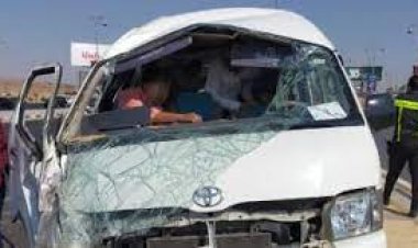 إصابة 8 أشخاص إثر اصطدام سيارة ميكروباص بالرصيف أعلى كوبري الساحل