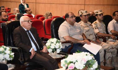 محافظ بورسعيد يناقش التصميم المبدئي لمقترح إنشاء كوبري علوي جديد