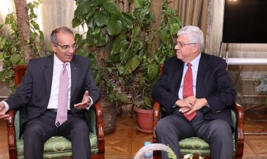 وزيرا التعليم العالي والاتصالات يبحثان آليات تعزيز التعاون المشترك