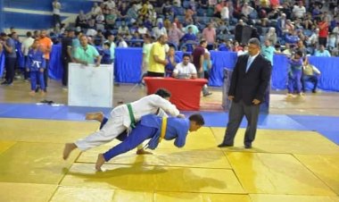 «الفقي» يهنئ أبناء سوهاج الفائزين بالمراكز الأولى في بطولة الجمهورية المفتوحة للجودو