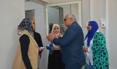 محافظ الوادي الجديد يتابع التجهيزات النهائية بمركز «إبداع» للتحول الرقمي