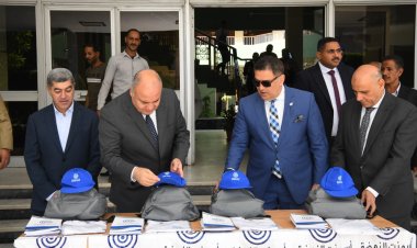 توزيع 2000 شنطة مدرسية على الطلاب الأولى بالرعاية في قنا