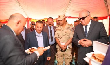 محافظ قنا يتفقد معسكر الإيواء العاجل بالمعنا ويشهد محاكاة إخماد حريق وهمي