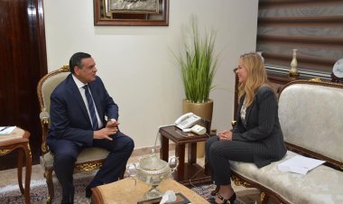 وزير التنمية المحلية يلتقي المدير التنفيذي للأكاديمية الوطنية للتدريب