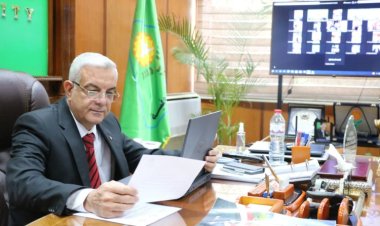 رئيس جامعة المنوفية يتابع سير العملية التعليمية مع عمداء الكليات