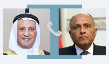 سامح شكري يهنئ وزير خارجية الكويت الجديد بمنصبه
