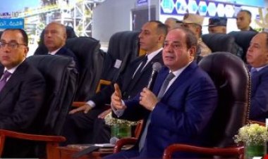 الرئيس السيسي: الأساسيات أصبحت متوفرة بمجمع مصانع الرمال السوداء