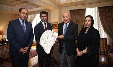 سفيرة الثقافة العربية وأمين جامعة الدول العربية يناقشان أهم إنجازات السفارة.. صور