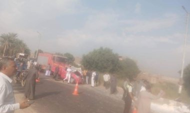 بينهم أطفال.. إصابة 15 شخصا إثر تصادم سيارتين في قنا| صور