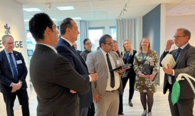 رئيس الرعاية الصحية والسفير السويدى يتفقدان شركة جيتينج فى ستوكهولم