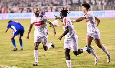 فيريرا يعقد جلسة مع اللاعبين قبل لقاء سيراميكا.. ويشيد بأداء «سامسون»