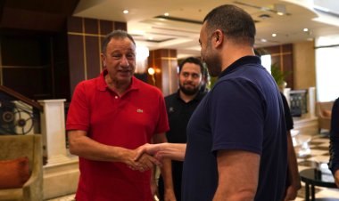 «الخطيب» يزور بعثة رجال يد الأهلي المشاركة في مونديال الأندية