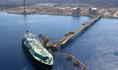 بعد تعرضه إلى هجوم حوثي إرهابي.. معلومات عن ميناء الضبة اليمني