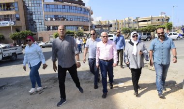 محافظ بورسعيد يتفقد أعمال رفع كفاءة وتطوير منطقة قبضايا  بحي الزهور