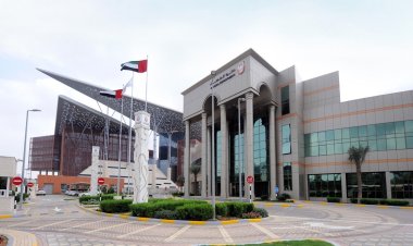 نيابة أبو ظبي تباشر التحقيق مع بريطاني صادر بحقه أمر ضبط دولي