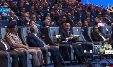 الرئيس السيسي: عاملين نقاش مفتوح عن مصر وأحوالها