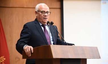 محافظ بورسعيد يعقد لقاء لمتابعة مستجدات المبادرة الوطنية للمشروعات الخضراء الذكية