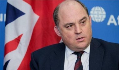 وزير الدفاع البريطاني يؤكد رغبة المجتمع الدولي في وقف التصعيد «الروسي- الأوكراني»