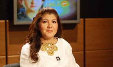 الإعلامية رولا خرسا: «أنا تربية واحدة ست.. وفخورة بده»