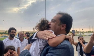 ننشر لحظة خروج «زياد العليمي» عقب الإفراج عنه