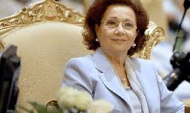 سوزان مبارك تنعى فريد الديب: «كتب اسمه في التاريخ بدفاعه عن الرئيس الراحل»