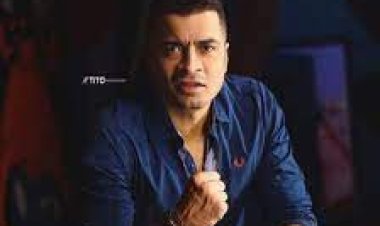 رد فعل مصطفى كامل على غناء حسن شاكوش لمقطع من أغنية لكوكب الشرق