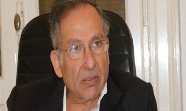 تأجيل محاكمة ممدوح حمزة بتهمة التحريض ضد الدولة