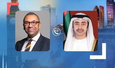 عبدالله بن زايد ووزير الخارجية البريطاني يبحثان هاتفياً العلاقات الثنائية