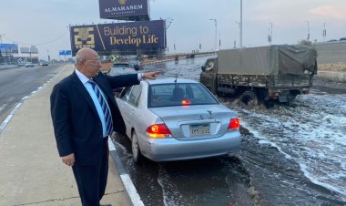 رئيس مياه القاهرة يتابع أعمال شفط مياه الأمطار بمحور المشير