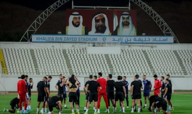 مران الأهلي الأول بالإمارات.. محاضرة فنية لـ كولر مع اللاعبين