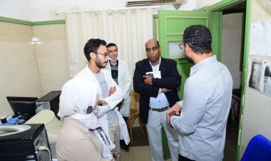 مستشفى سوهاج الجامعي تتابع سير العمل داخل الأقسام المختلفة